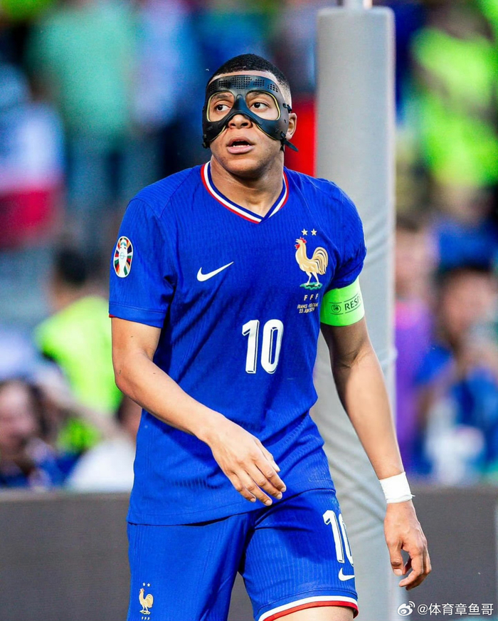 齐尔克泽破门加乌龙助攻 曼联1-1狼队