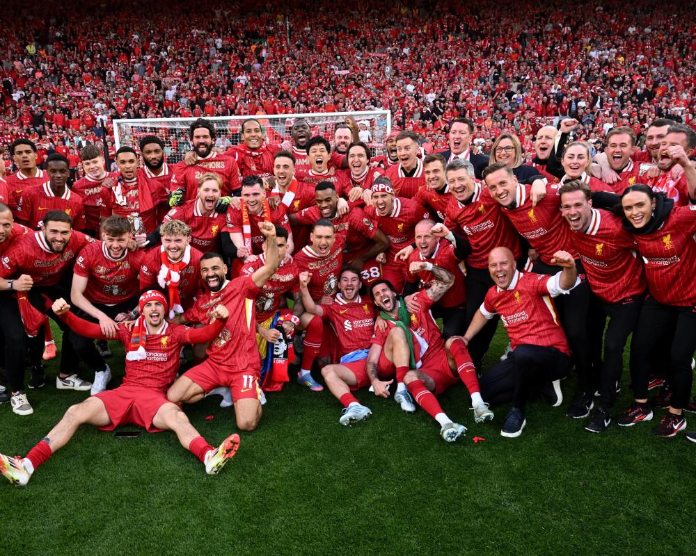 [中超]河南队连续进攻 钟义浩乱战中进球